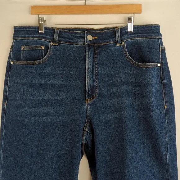 Universal Standard Etta High Rise Straight Leg Jeans in Aged Indigo l Size 16 - Picture 8 of 12
